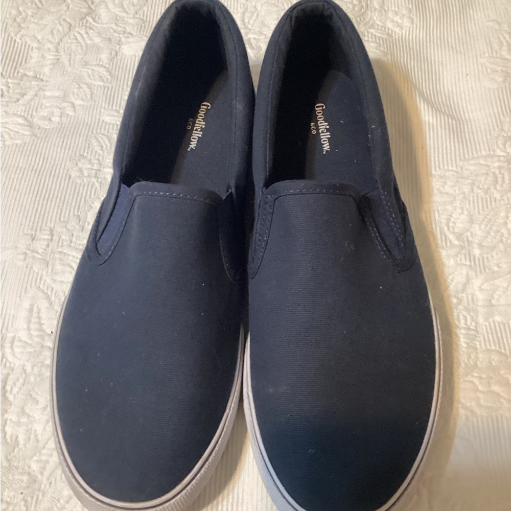 Good fellow men’s navy slip on
